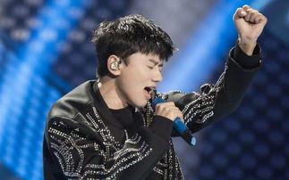 张杰唱歌吃瓜视频,意外成为网友热议焦点