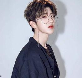 蔡徐坤吃瓜全程图片视频,笑料百出，表情包横行