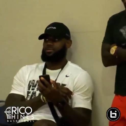 雷哥贺子比赛吃瓜视频在线观看,在线观看笑料连连