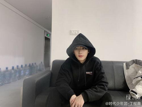 川渝男星吃瓜视频播放,娱乐圈新瓜不断