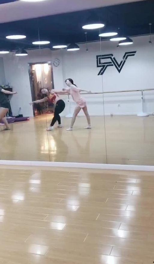 最新跳舞吃瓜视频大全,最新跳舞吃瓜视频大盘点