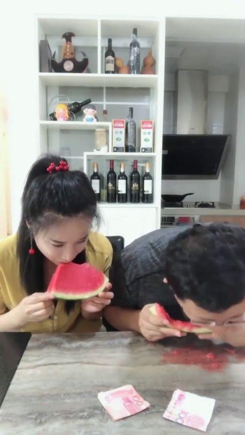 最感人的吃瓜视频,让人感受到了人间真情